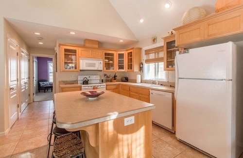 Four Sisters House | Aloha Dunes - Hot tub, EV plug, near beach, dog ok