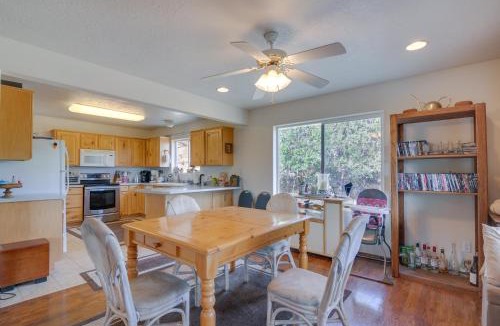 Long Valley Junction House | Alton Cabin w/Deck ~ 2 Mi to Dixie Nat'l Forest!