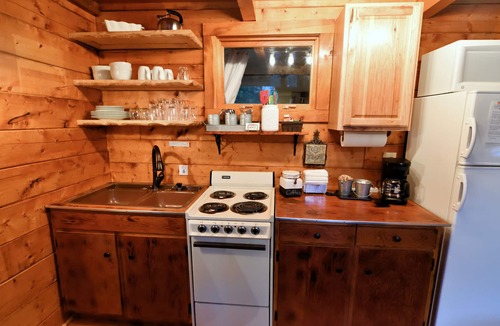 Girdwood Cabin | Alyeska Hideaway Log Cabins - Glacier Cabin