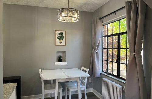 Mount Vernon Apartment | Amazing Downtown Location! Quiet & Spacious! #C