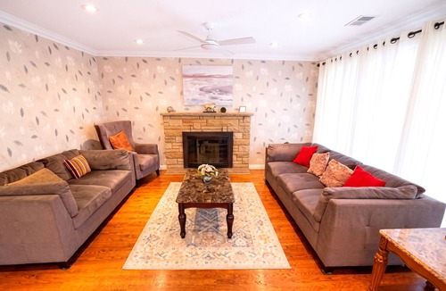 Northbrook House | Amazing Mid-Term Rental Entire Home In Glenview