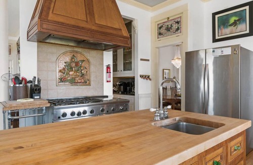 Long Beach House | AMAZING VIEW, 2 Homes, Hot Tubs, Steps to Beach, 8 Bedrooms, RecRoom (K&KGst)