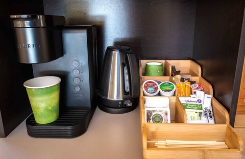 Cornville Cabin | Amazonite Cabin: Relaxing Haven by the Creek