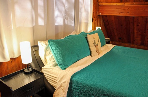 Randle Cabin | Ambassador Springs Resort - Weddings, Reunions, Retreats, Events - Pool Sauna EV