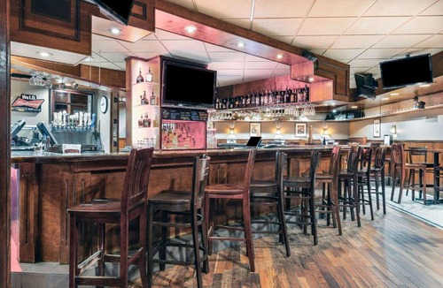 Proctor Hotel | AmericInn by Wyndham Duluth South Proctor Black Woods Event Ctr