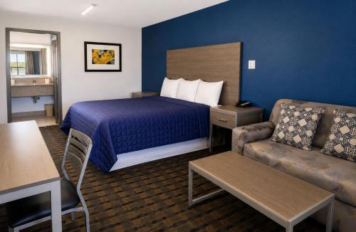 West Orange Hotel | Ameristay Inn & Suites