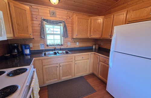 Alton Cabin | Amish Built Cabin near Bryce and Zion Nat'l Parks