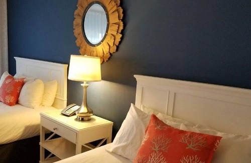 Marathon Resort | An Adventure Awaits! Waterfront Sunset Pointe Bar, Onsite Pool and Tennis Courts