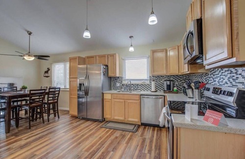 Northeast Colorado Springs House | Antler Lodge | Enjoy games and BBQ in the backyard