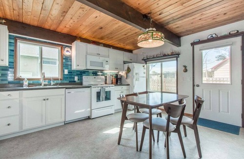 Tierra Del Mar House | Aoy Matey · Cute family home, close to beach, fenced yard