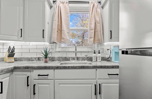 Fort Wayne Apartment | Apartment by Electric Works | Parking Included