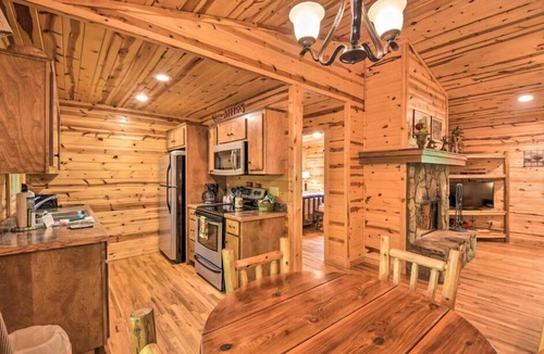 Helen Cabin | Apple Dumpling 1/1! Pool Table!
