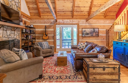 Seven Devils Cabin | Appy Pappy's - gorgeous cabin, hot tub, pool table, pets