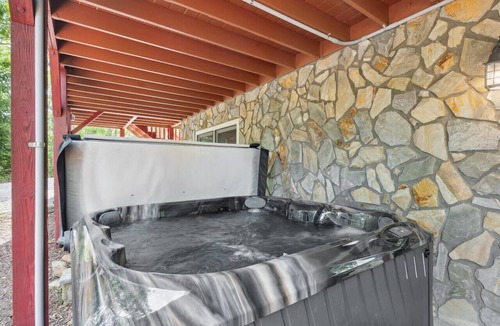 Seven Devils Cabin | `Appy Pappy`s`—Mountain Retreat—Hot Tub—Pool Table!