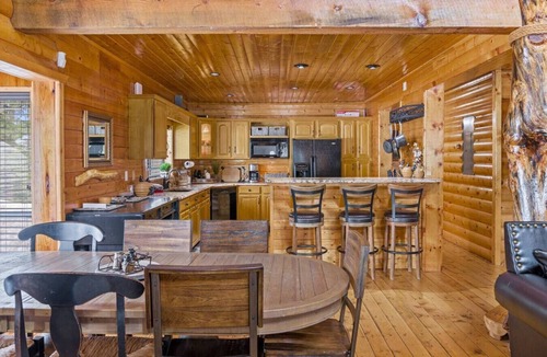 Duck Creek Village Cabin | Arapaho Luxury Retreat!