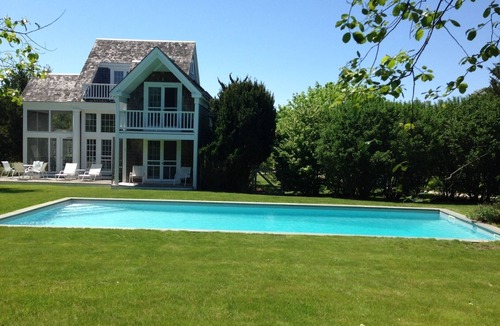 Bridgehampton House | Architect Designed Home with Heated Pool In Bridgehampton