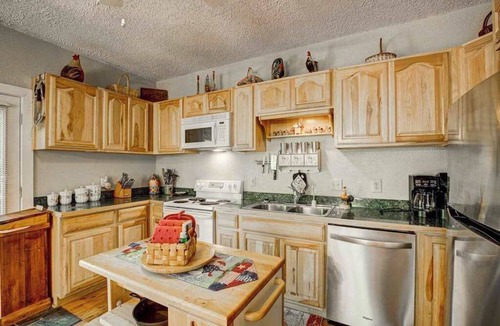 Wiley Cabin | Arrowhead Falls Stay