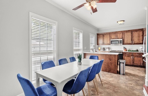 Ocean Springs House | Artistic Downtown Ocean Springs Retreat. Hot Tub, Speakeasy Game Room, Fire Pit, Golf Cart Rental, Walk to Beach