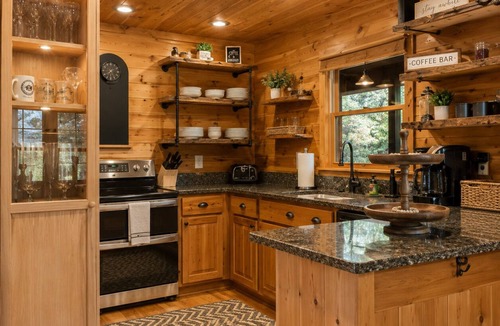 Blue Ridge Cabin | Aska Whitetail Lodge