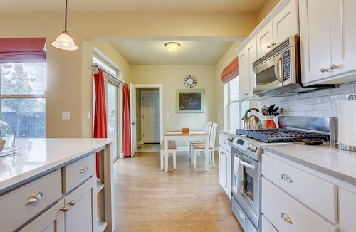 Southwest Bend House | Aspen Ridge - Updated, A/C Close to Old Mill & River Trail, Peaceful