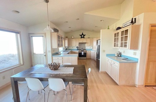Kiwanda Shores House | At Last, direct beach access, wall of windows.
