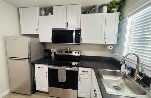 Hammond Apartment | At the Hammond Harbor, minutes to the Pacific Ocean, 2 bdr , 1 bath, sleeps 5ish