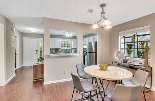 Smyrna Villa | ATH - Sleeps 4 - 2 Beds - Pet Friendly - Fenced FW2