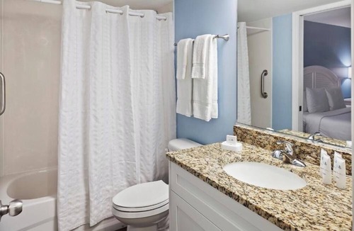 Ormond Beach Hotel | Atlantic View 1BR w/Kitchen, Pool, and Easy Access to Sun, Sand, and Dining