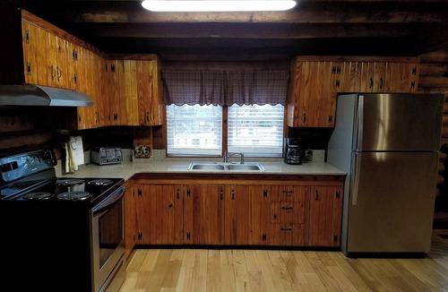 Mountain Home Cabin | Authentic Log Cabin in the Southern Ozark Mountains with hot tub