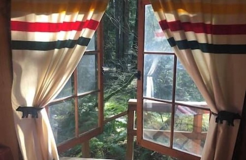 Brightwood Cabin | Authentic Vintage Cabin Woodstove Romantic Getaway for Two