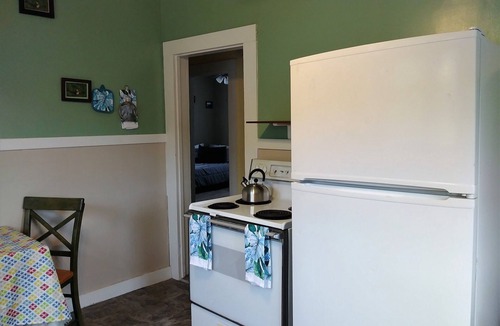 Lanesborough Apartment | Available for Healthcare and long term stays welcome 3 miles from Hospital