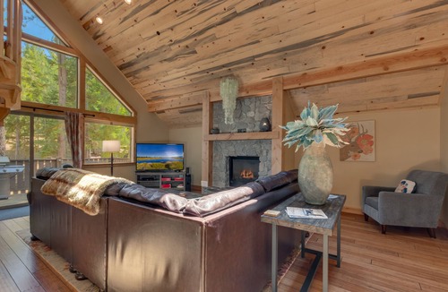 Pioneer Trail House | Available for Celebrity Golf Tahoe at its finest, AC, EV charger, hot tub