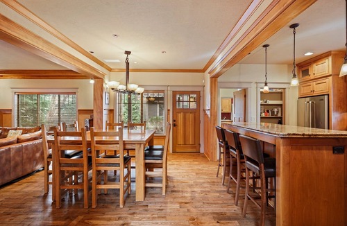 River Terrace House | Awbrey - Amazing! Steps to Downtown & River, Gorgeous, Newer, A/C