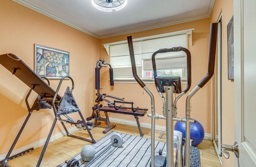 Toledo House | Backyard Oasis w/Hot Tub & Greenhouse! Toledo Gem