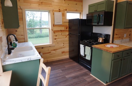 Hayward Cabin | Backyard Trails and Lake Hayward with Canoe!