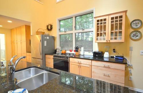 Norton Shores House | Bailey