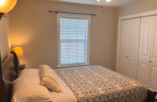 Timberlane House | Bannerwood room