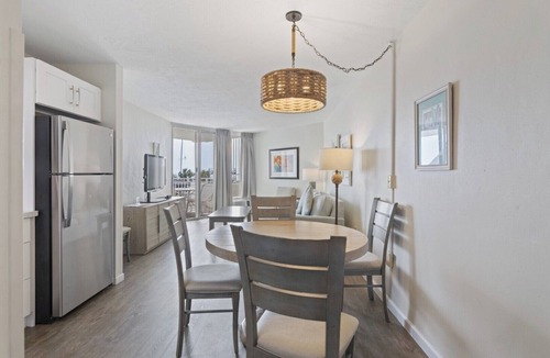 Lower Matecumbe Beach Condo | Barefoot Bliss: Ground Floor Condo with Den & Dual Balconies