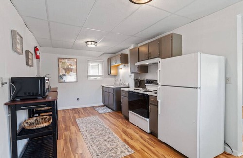 East End Apartment | Barker's Urban Oasis