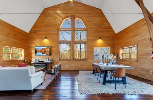 Allegan House | Barn in Allegan