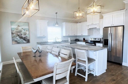 Golden Meadow House | Bay Views at The Anchor Holds - formally Overboard