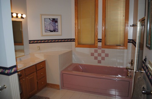 Bayfield Bed & Breakfast | Bayfield Pilot House "Admirals Quarters" Lake Views. Sleeps 4 in same room.