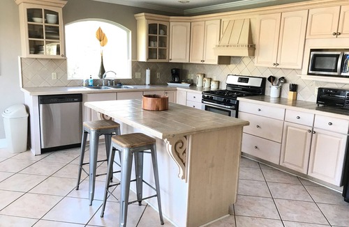 Slidell House | Bayou Waterfront Getaway in Luxury- 25 Min to New Orleans