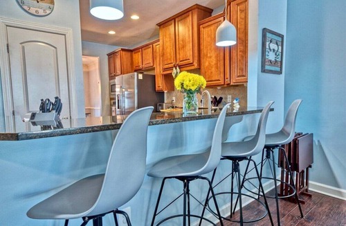 The Commons House | Bayside * 3 BR Luxury Townhome
