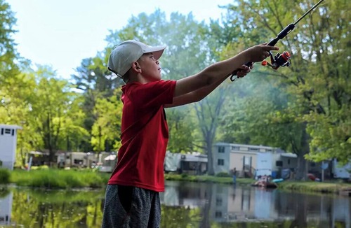 Chippewa Falls RV Rental | Beach Bungalow in family-friendly campground in Chippewa Falls, Wisconsin.