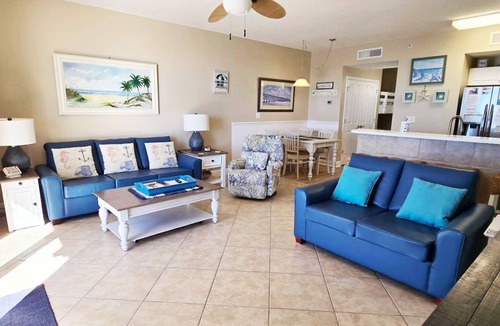 Miramar Beach Condo | 🌴 Beach Chairs ,+Parking Included𓇼Directly on the beach𓇼1Bd,King𓇼Bunks𓇼6th floor