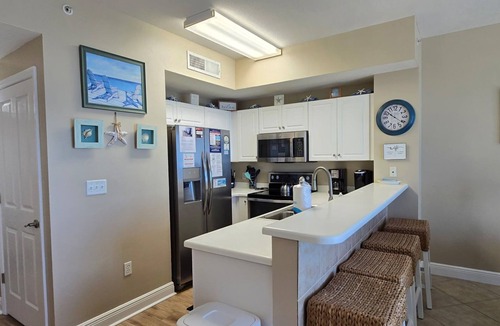 Miramar Beach Condo | 🌴 Beach Chairs ,+Parking Included𓇼Directly on the beach𓇼1Bd,King𓇼Bunks𓇼6th floor