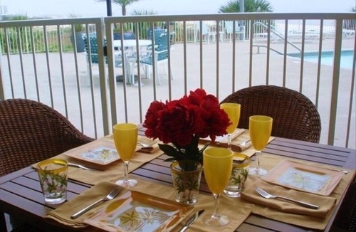 Biloxi Condo | BEACH FRONT CONDO STEPS FROM THE POOL AND BEACH! STARTING AT $189 PER NIGHT.