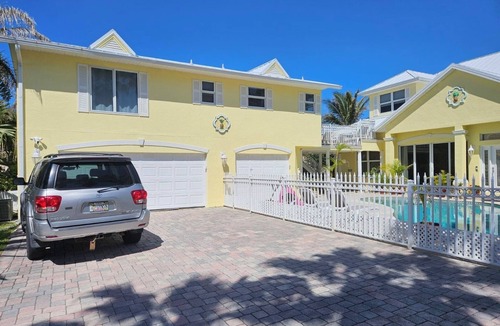 Floridana Beach Apartment | Beach front with pool ! Great reviews . Very Quiet area !