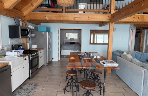 L'Anse Cottage | Beach house on sandy bay of Lake Superior